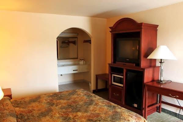 Summit Inn Hempstead Екстериор снимка